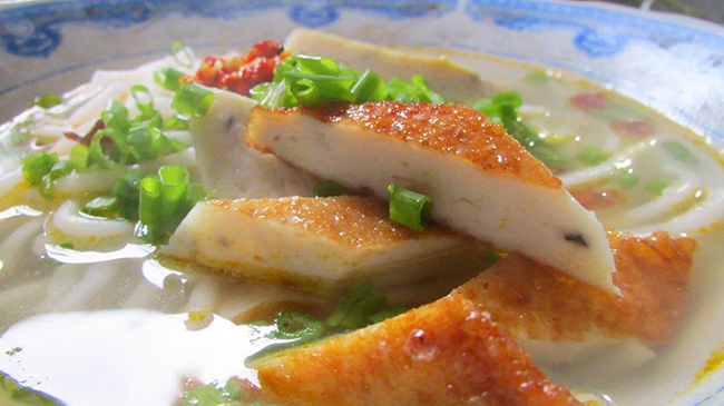 lam-banh-canh-cha-ca-tai-nha-2